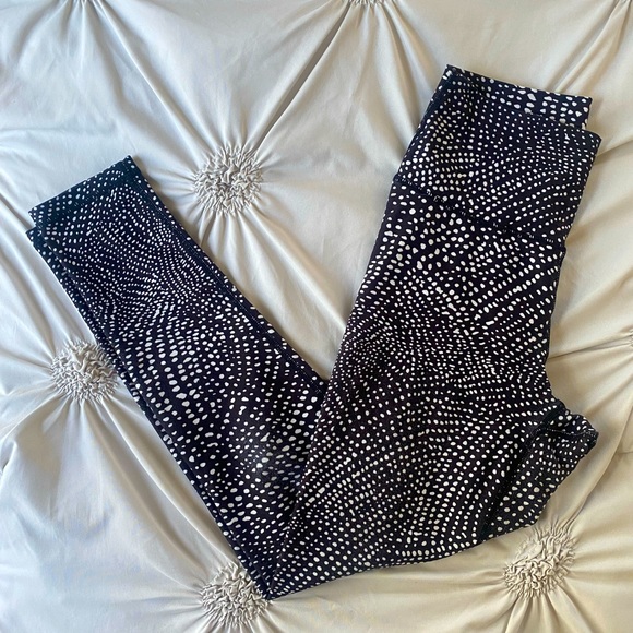 ECHT Pants & Jumpsuits Echt Small Black Print Scrunch Leggings